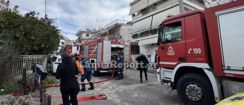 Λαμία: Φωτιά σε σπίτι - Στο νοσοκομείο με σοβαρά αναπνευστικά προβλήματα ηλικιωμένος (βίντεο)