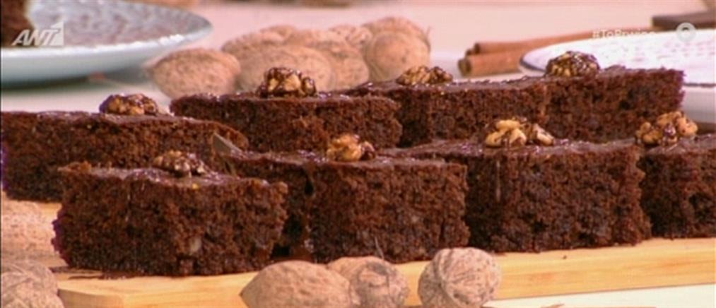 Καρυδόπιτα από τον Δημήτρη Μακρυνιώτη