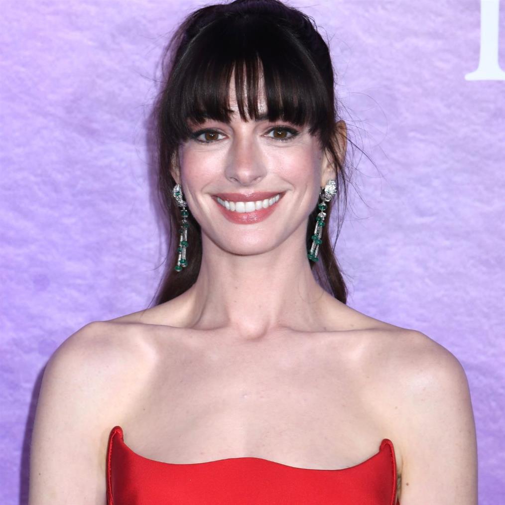 Θέλεις μεγαλύτερα χείλη αλλά.. χωρίς υαλουρονικό; Το κόλπο της Αν Χάθαγουει σε viral video στο TikTok θα σε σώσει