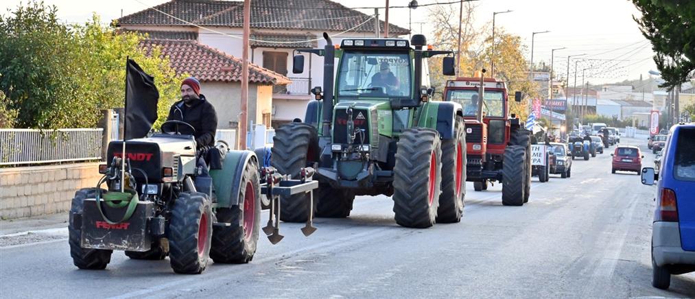 Τρίκαλα: Παραμένουν στα μπλόκα οι αγρότες της Δυτικής Θεσσαλίας