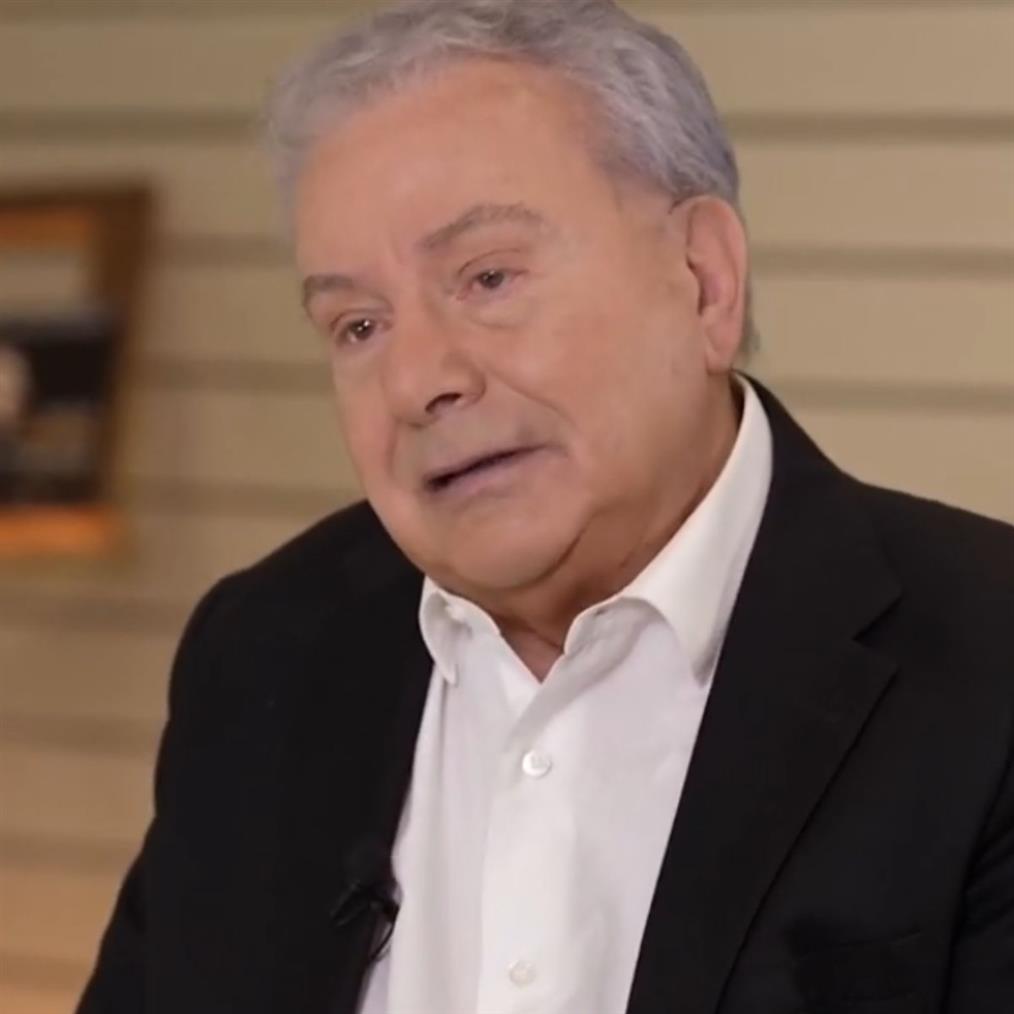 Μανώλης Μητσιάς: Η σπάνια αναφορά στη σύζυγο & τον γιο του - "Τον πίεσα πολύ για να μην ακολουθήσει τη δουλειά μου"