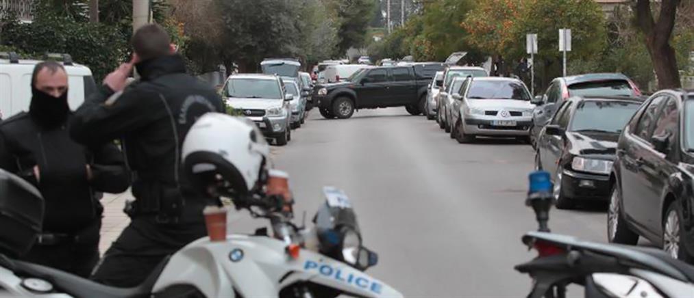 Στα εγκληματολογικά της ΕΛΑΣ το αυτοκίνητο-οπλοστάσιο