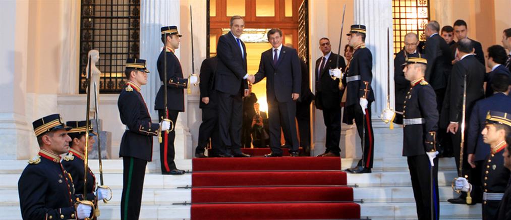 Για όλη την ατζέντα συζήτησαν Σαμαράς και Νταβούτογλου