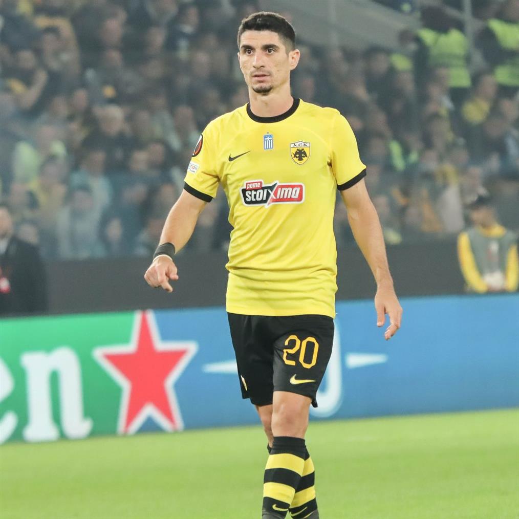 Πέτρος Μάνταλος: Παντρεύτηκε με την αγαπημένη του Χριστίνα Καπογιάννη ο ποδοσφαιριστής της ΑΕΚ