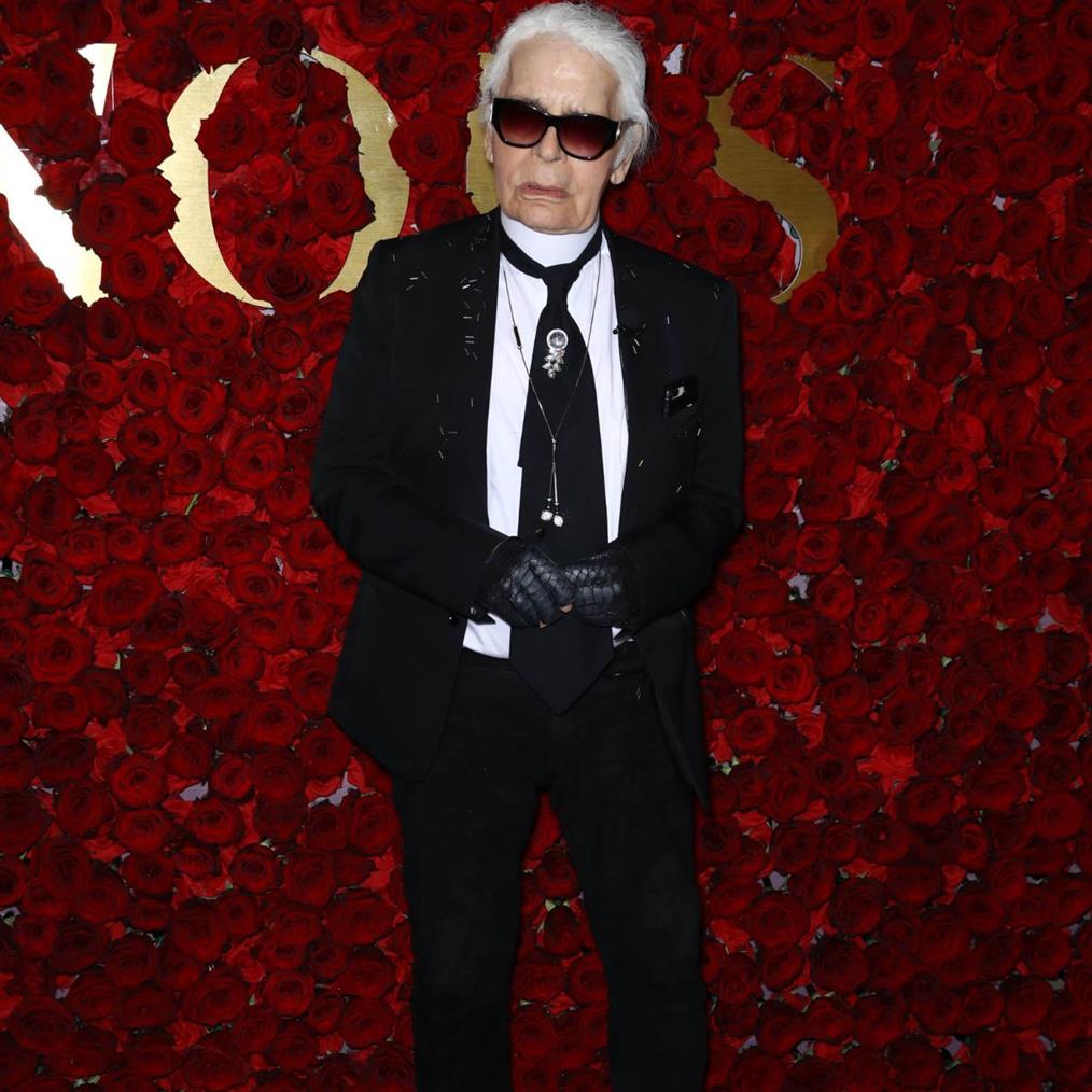 Καρλ Λάγκερφελντ: Πωλήθηκε σε δημοπρασία η έπαυλή του στο Παρίσι - Ο σχεδιαστής πέρασε μόνο μία νύχτα εκεί