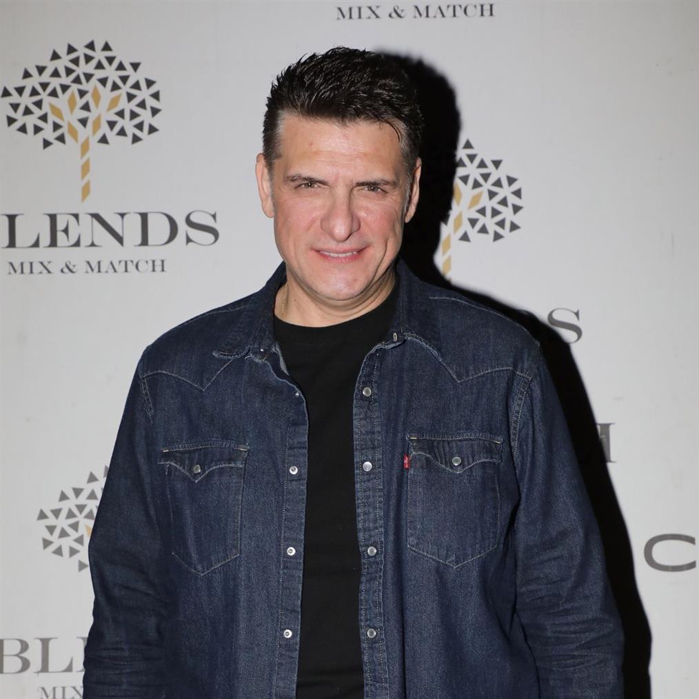 
Χρίστος Αντωνιάδης: Ξεκαθαρίζει για τις φήμες που τον θέλουν να έχει χωρίσει με την σύζυγό του, Αφροδίτη Τσώνου 

