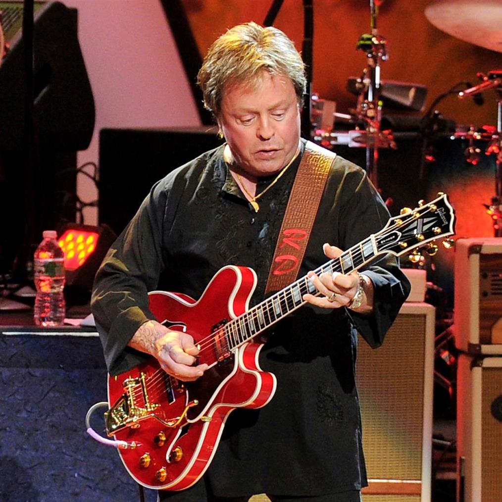 Ρικ Ντέριντζερ: Πέθανε ο θρυλικός κιθαρίστας και παραγωγός της ροκ