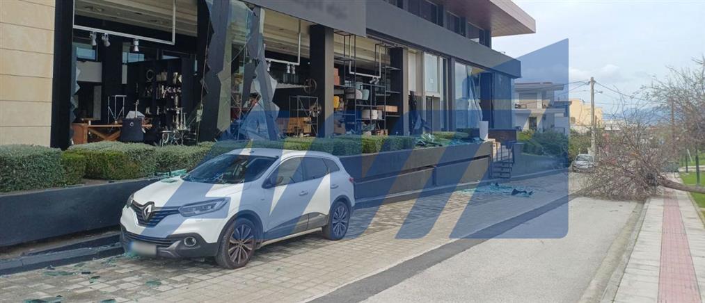 Κακοκαιρία - Πάτρα: Πτώσεις δέντρων και εκτεταμένες ζημιές από τους θυελλώδεις ανέμους (εικόνες)