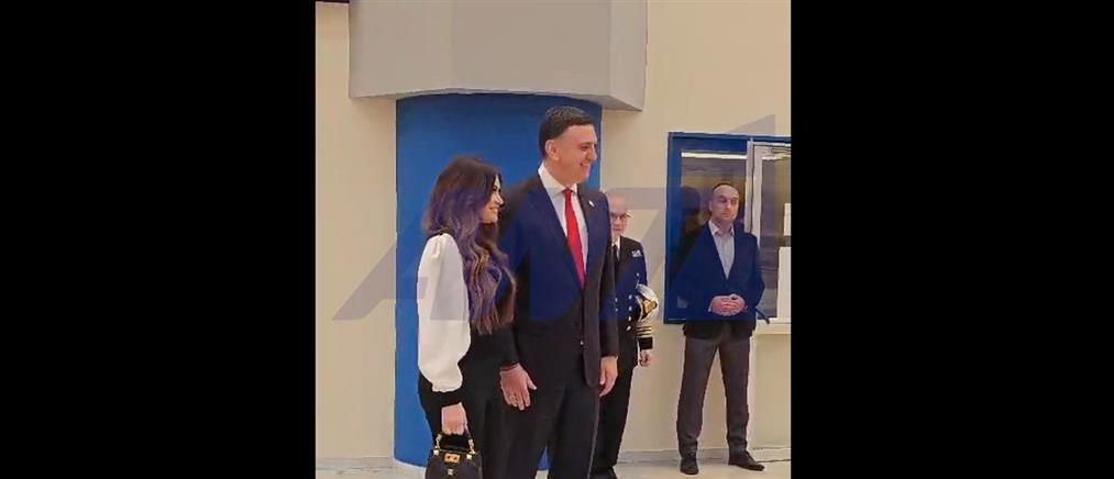 Κίμπερλι Γκιλφόιλ: Επίσκεψη στο Υπουργείο Ναυτιλίας (βίντεο)