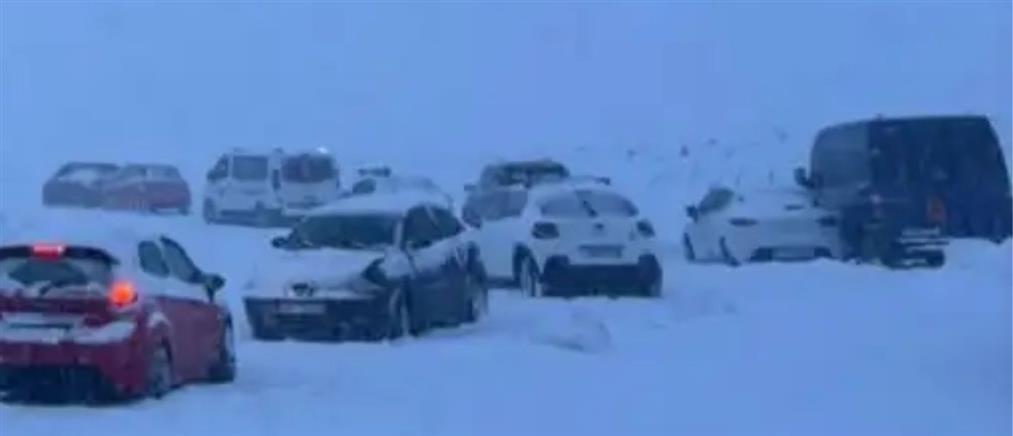 Δράμα: Ολοκληρώθηκε ο απεγκλωβισμός δεκάδων επισκεπτών στο χιονοδρομικό κέντρο Φαλακρού