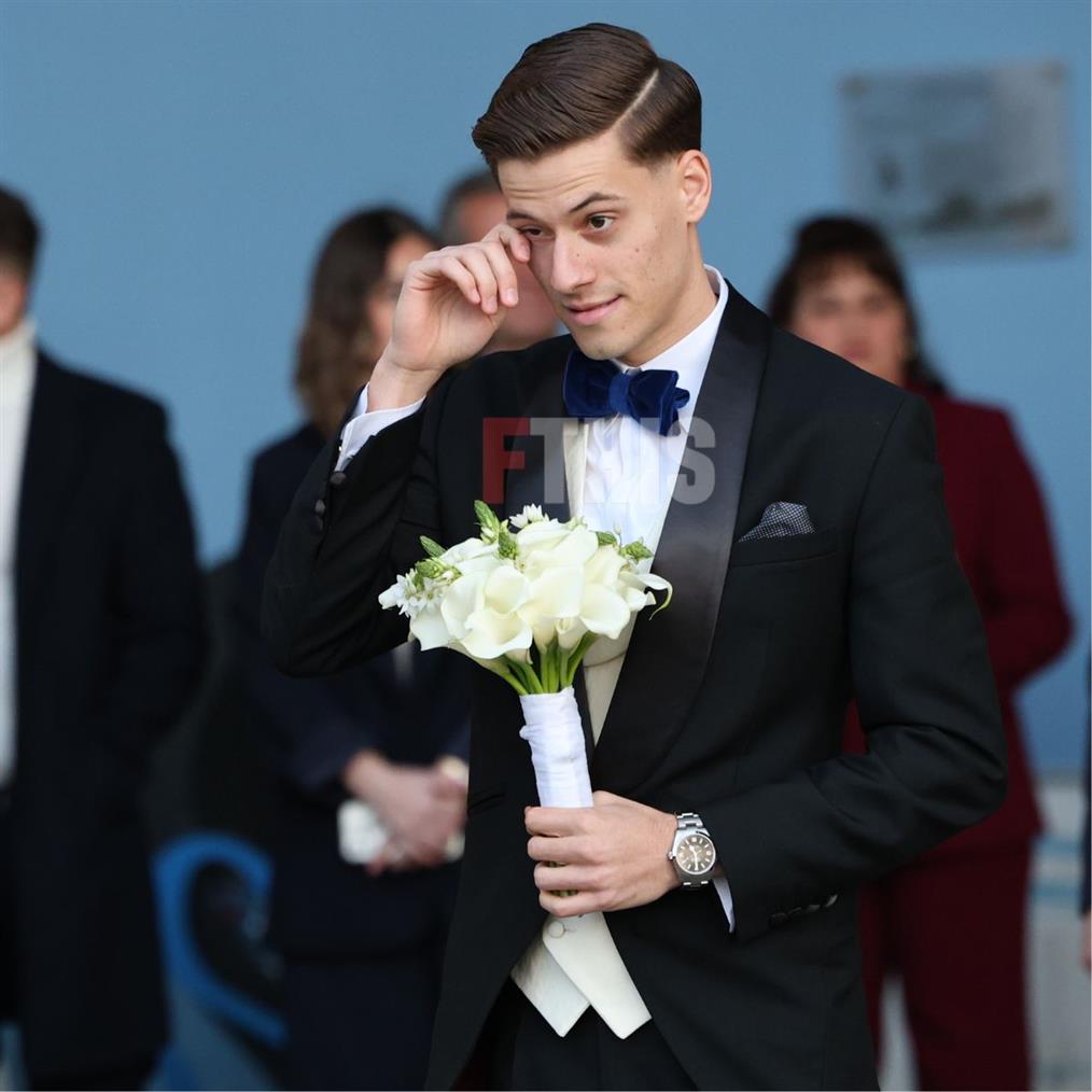 Γιάννης Κωνσταντέλιας: Παντρεύτηκε ο 21χρονος παίκτης της Εθνικής - Η συγκίνηση του γαμπρού & η καλλονή νύφη (Photos)