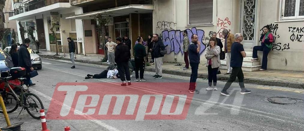 Σοβαρό τροχαίο στην Πάτρα - Οδηγός ντελίβερι συγκρούστηκε με μηχανή (εικόνες)