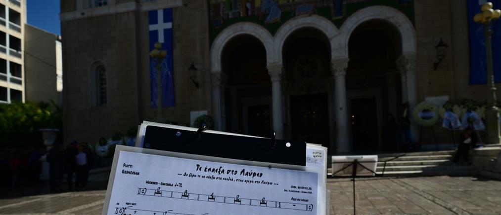 Διονύσης Σαββόπουλος: “Λύγισε” ο γιός του Κορνήλιος αποχαιρετώντας τον