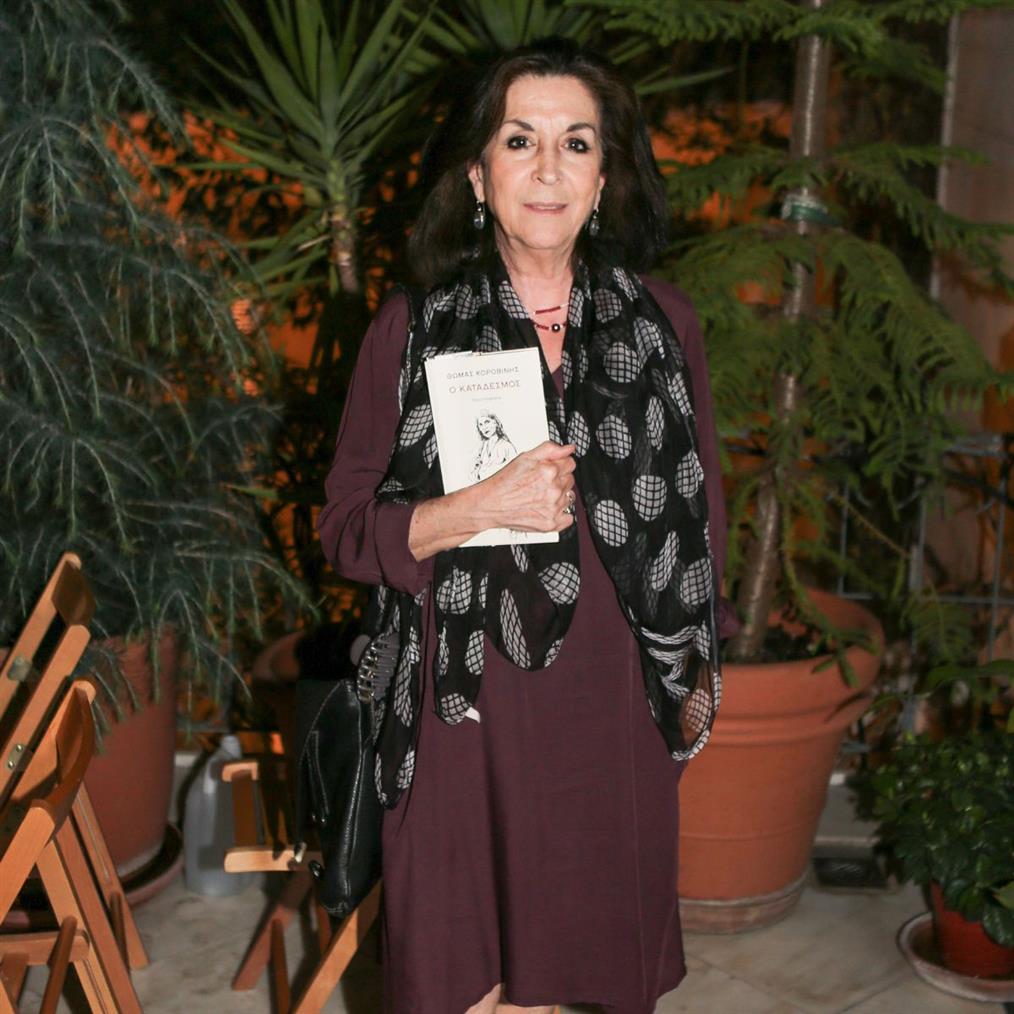 Νένα Μεντή: "Έχασα τρία παιδιά από τοξόπλασμα - Έφαγα κρέας που μάλλον το είχε γλύψει γάτα"