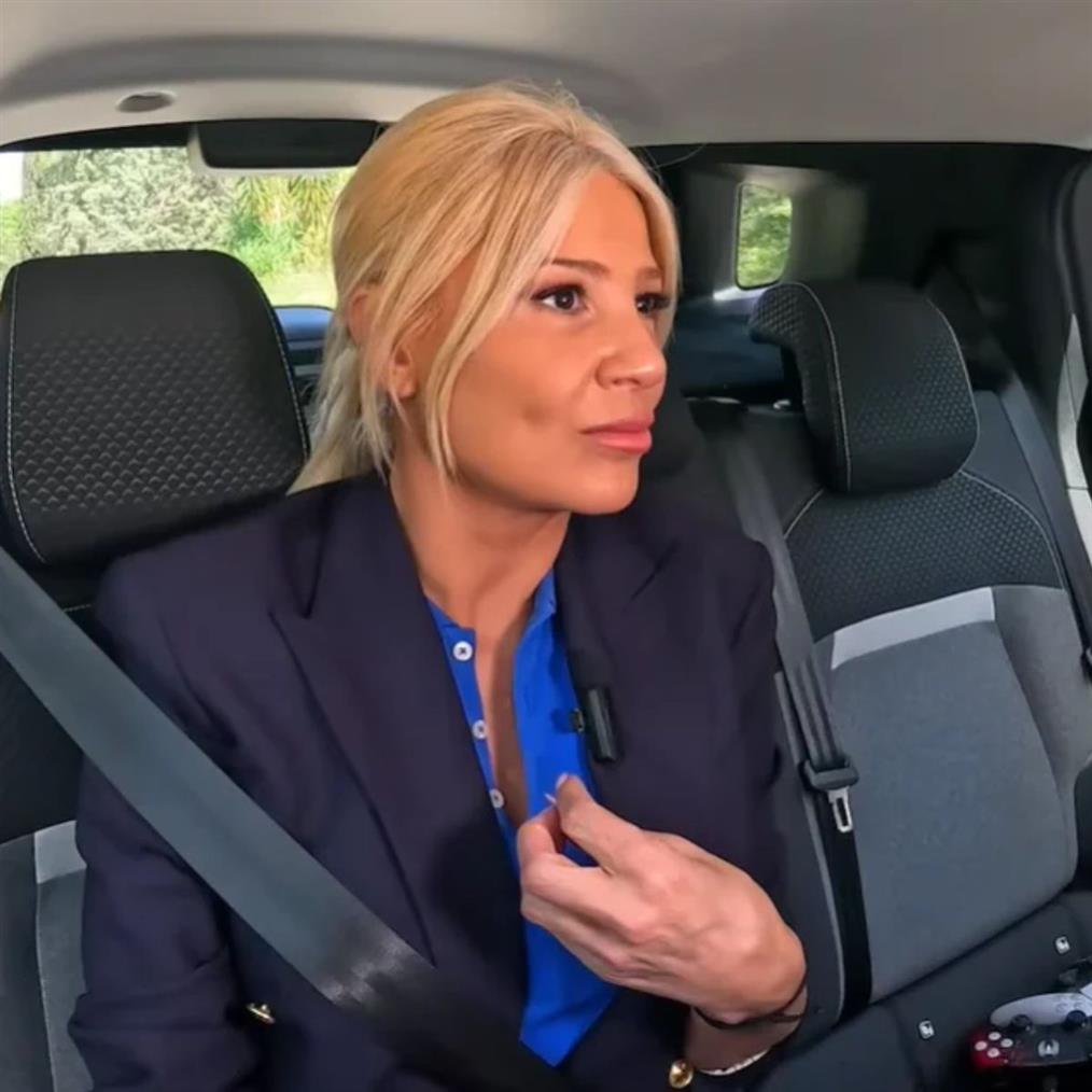Φαίη Σκορδά: Έτσι αντιμετωπίζει τις αρνητικές κριτικές - Πώς θα την περιέγραφαν οι γιοι της;