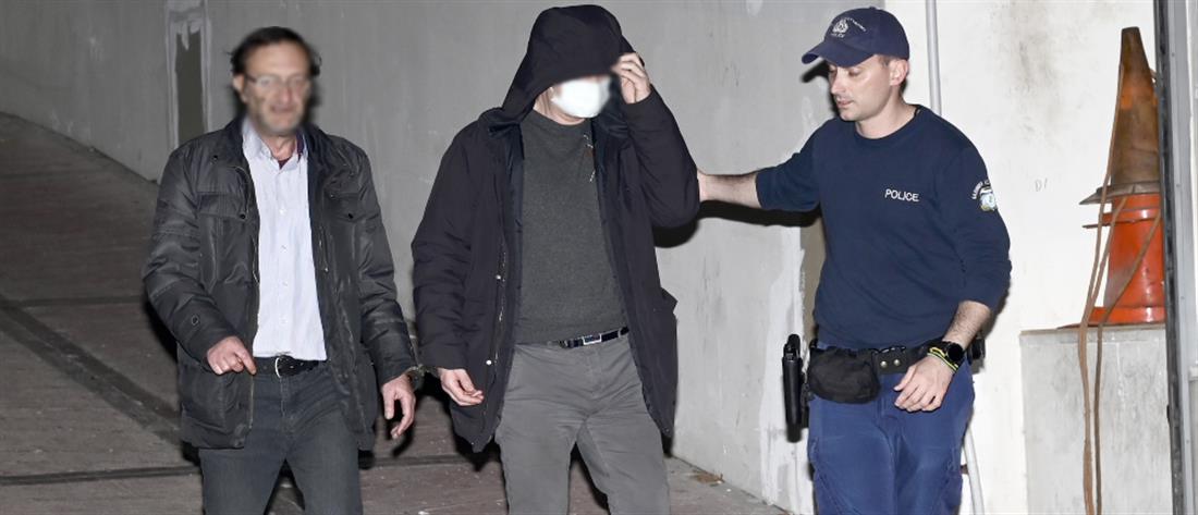 Κολωνός - 12χρονη Κολωνός - 12χρονη