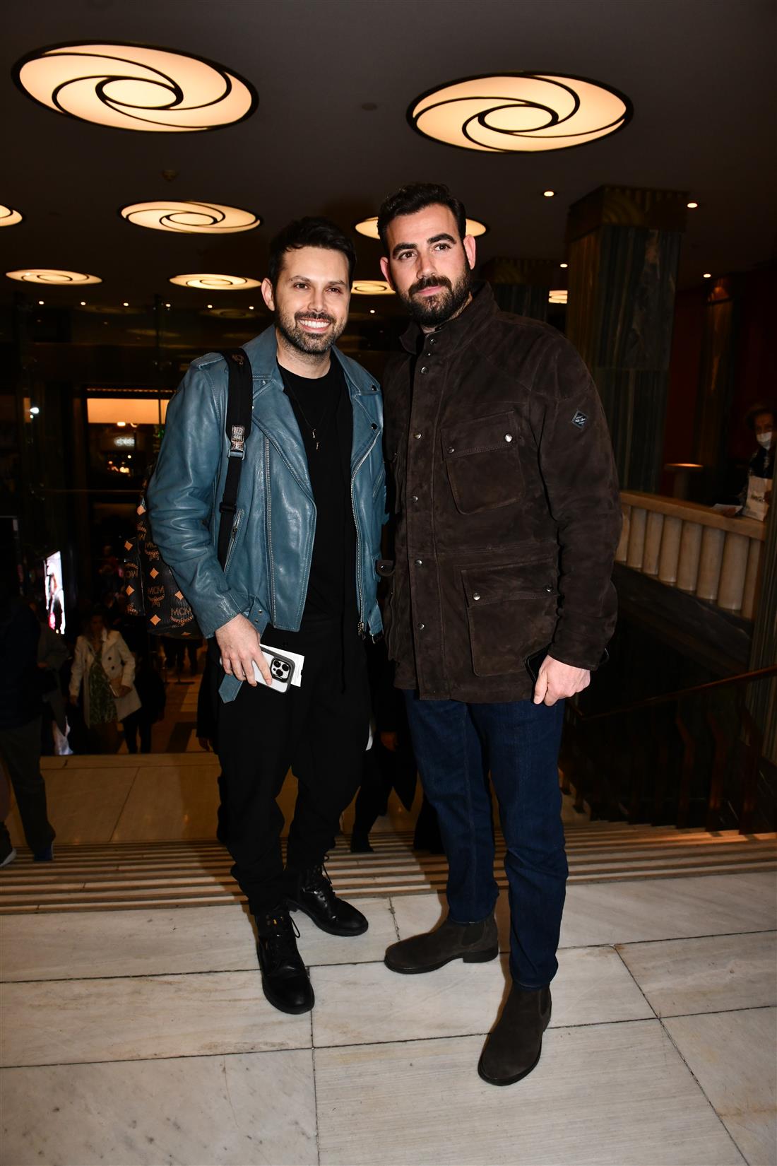 Τα πήρες όλα κι έφυγες Τα πήρες όλα κι έφυγες