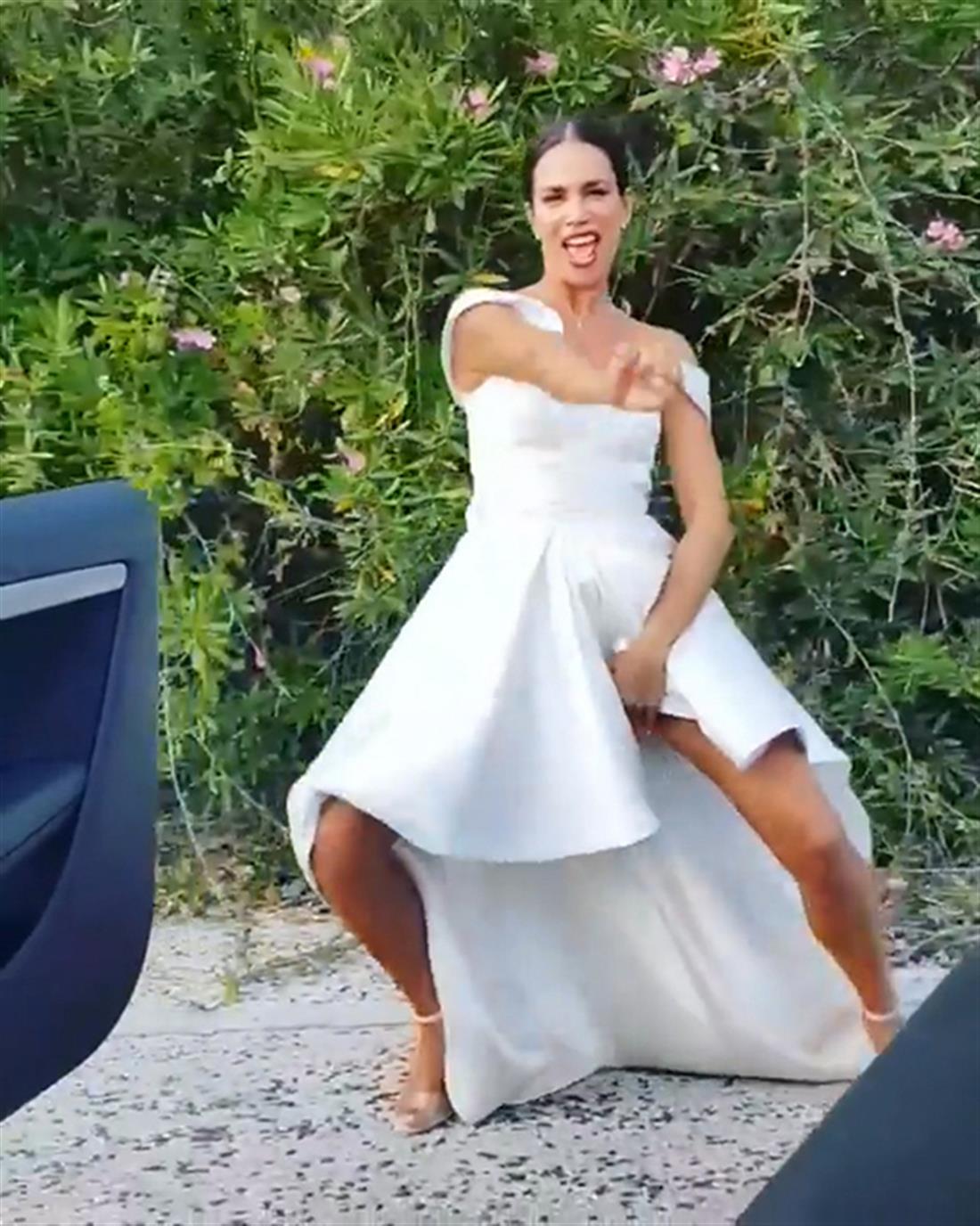 Κατερίνα Στικούδη - γάμος - χορός Κατερίνα Στικούδη - γάμος - χορός