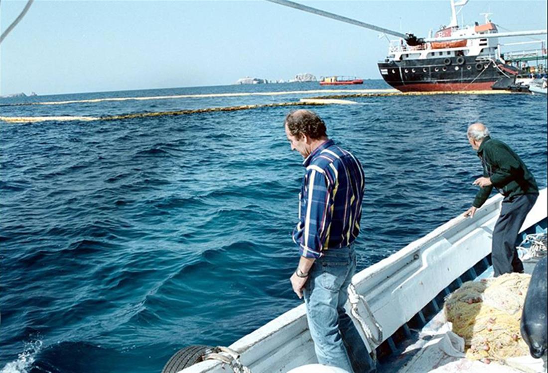 Εξπρές Σάμινα - 18 χρόνια - ναυάγιο - Πάρος Εξπρές Σάμινα - 18 χρόνια - ναυάγιο - Πάρος