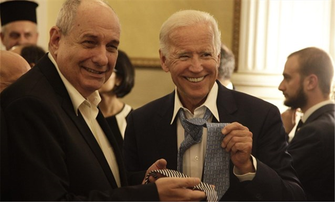 Κουίκ - Μπάιντεν - γραβάτες