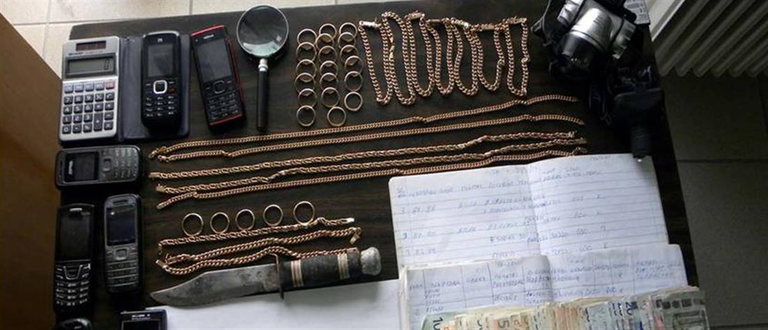 ΜΑΪΜΟΥ ΧΡΥΣΑΦΙΚΑ ΣΤΑ ΤΡΙΚΑΛΑ