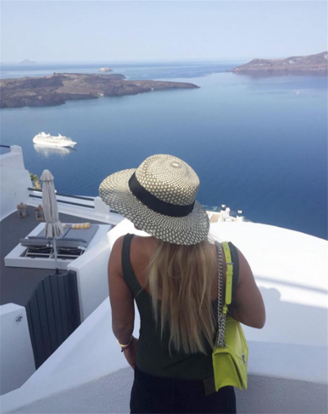 Dominika Cibulkova - instagram - Ντομίνικα Τσιμπούλκοβα - Σαντορίνη