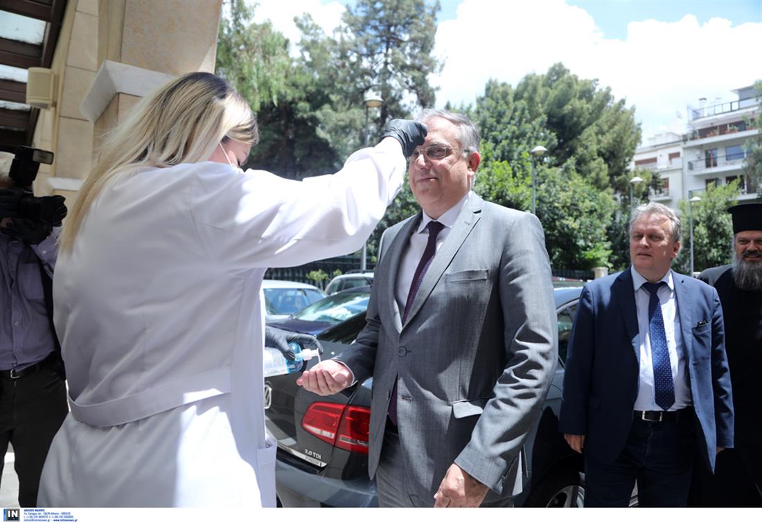 Τάκης Θεοδωρικάκος - Αρχιεπίσκοπος Ιερώνυμος Τάκης Θεοδωρικάκος - Αρχιεπίσκοπος Ιερώνυμος