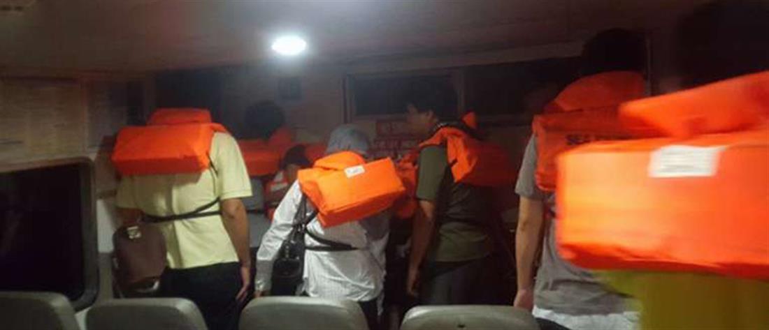 Ινδονησία - Σιγκαπούρη - νησί Μπατάμ - οχηματαγωγό - ναυάγιο - διάσωση