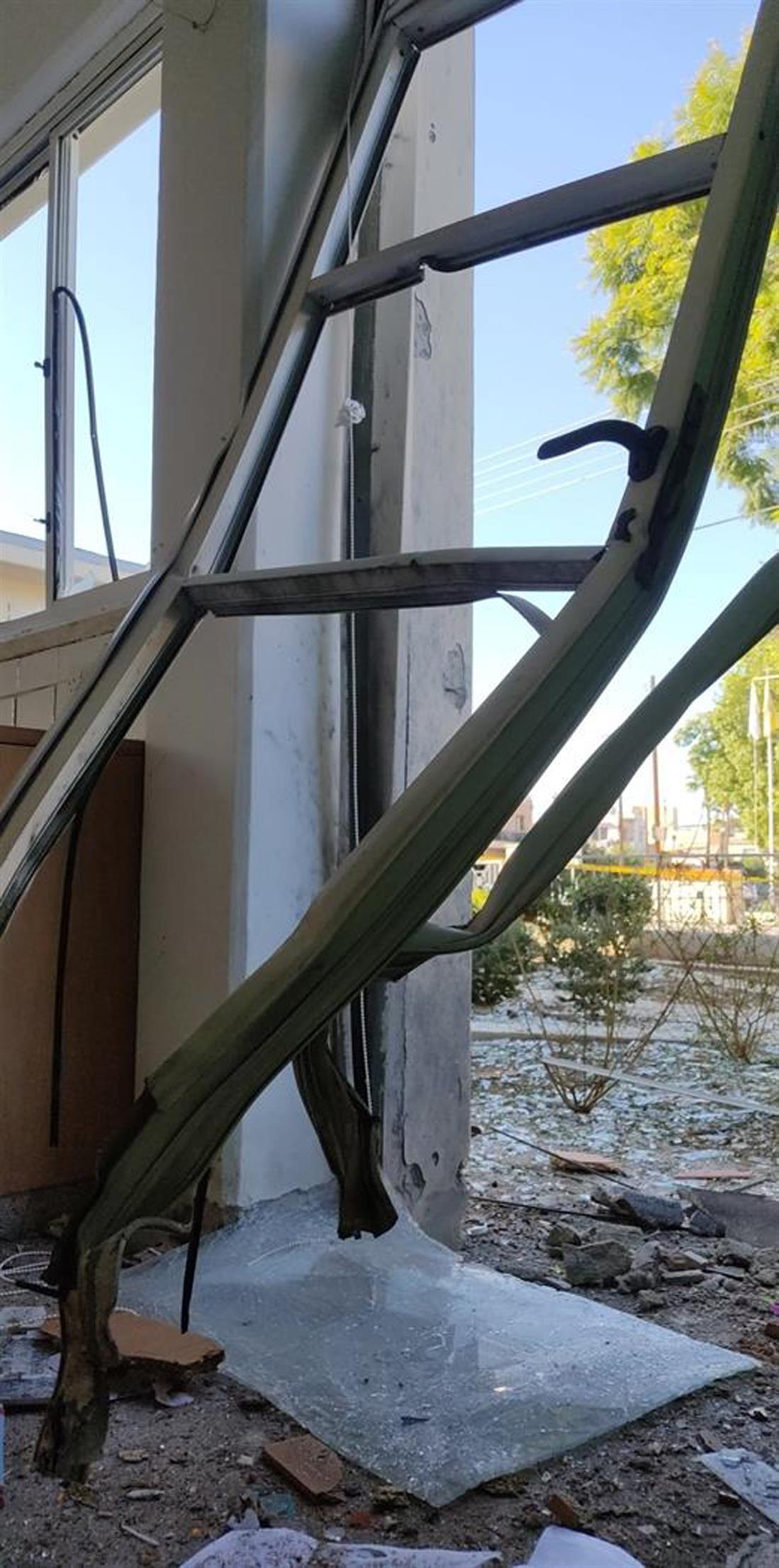 Έκρηξη - αίθουσα - δημοτικό σχολείο Ζακακίου