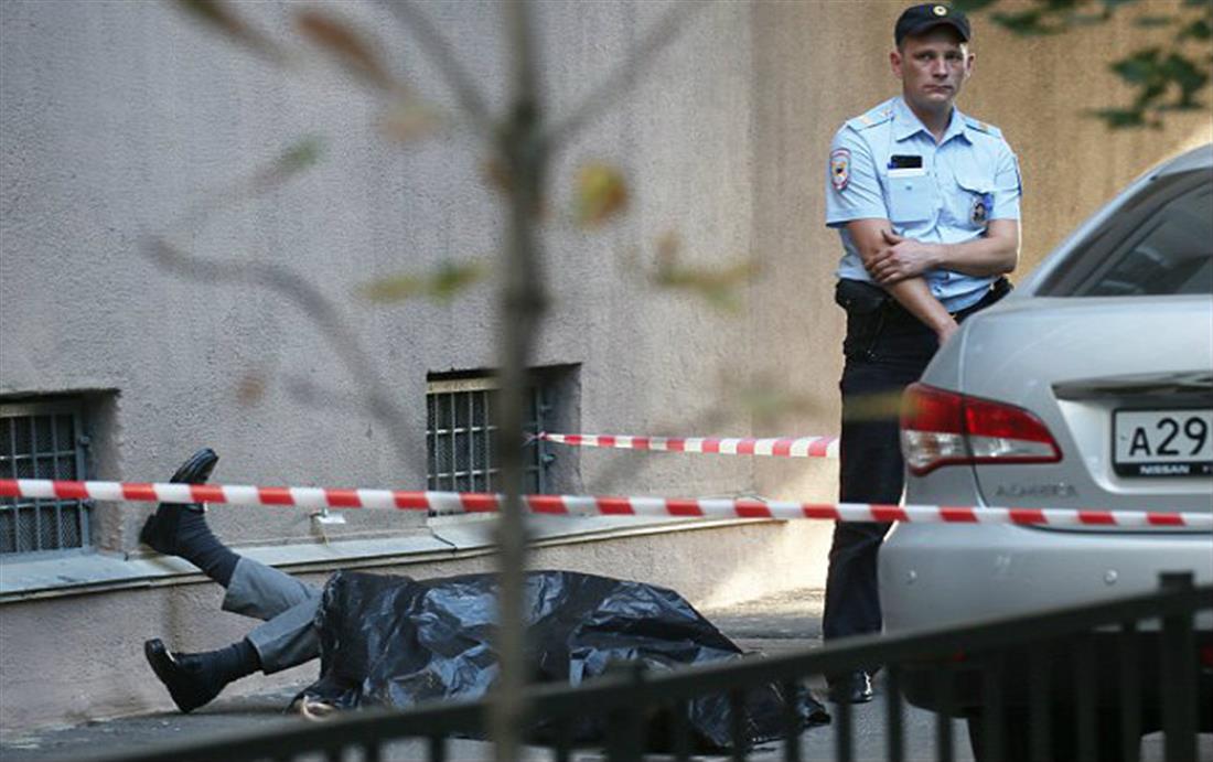 ΜΟΣΧΑ - ΝΤΕ ΚΟΥΜΑΝ - ΘΑΝΑΤΟΣ - ΕΠΕΣΕ ΑΠΟ ΤΟΝ ΕΝΑΤΟ ΟΡΟΦΟ ΚΤΙΡΙΟΥ