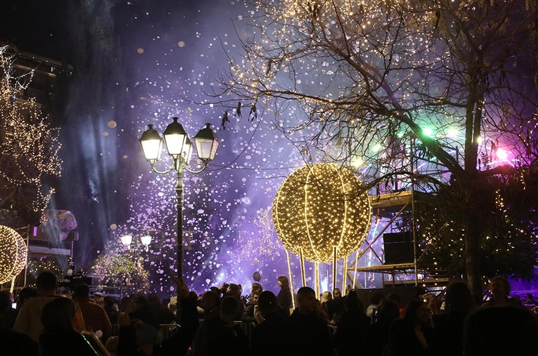 ΧΡΙΣΤΟΥΓΕΝΝΙΑΤΙΚΟ ΔΕΝΔΡΟ - ΣΥΝΤΑΓΜΑ - ΑΘΗΝΑ