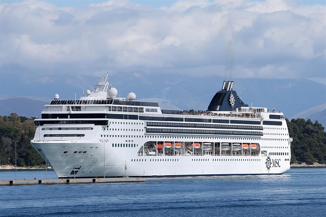 Κέρκυρα - κρουαζιερόπλοιο - Μsc Οpera Κέρκυρα - κρουαζιερόπλοιο - Μsc Οpera