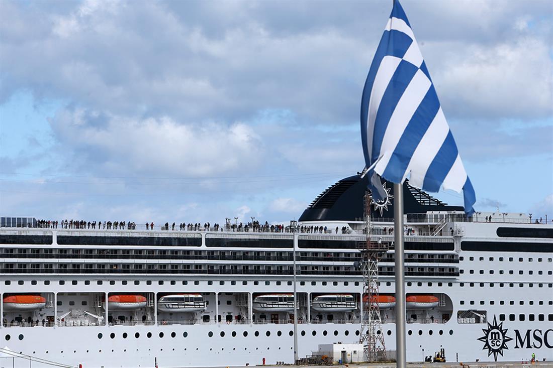 Κέρκυρα - κρουαζιερόπλοιο - Μsc Οpera Κέρκυρα - κρουαζιερόπλοιο - Μsc Οpera