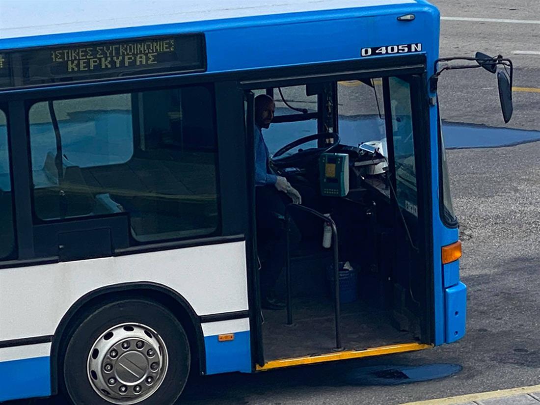 Κέρκυρα - οδηγός λεωφορείου - μάσκα - MSC Opera Κέρκυρα - οδηγός λεωφορείου - μάσκα - MSC Opera