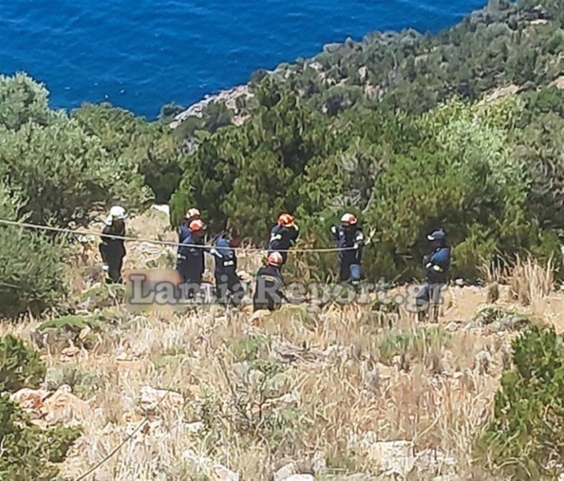 Δυστύχημα - γκρεμός - Παναγία Καλαμιώτισσα - Βοιωτία Δυστύχημα - γκρεμός - Παναγία Καλαμιώτισσα - Βοιωτία