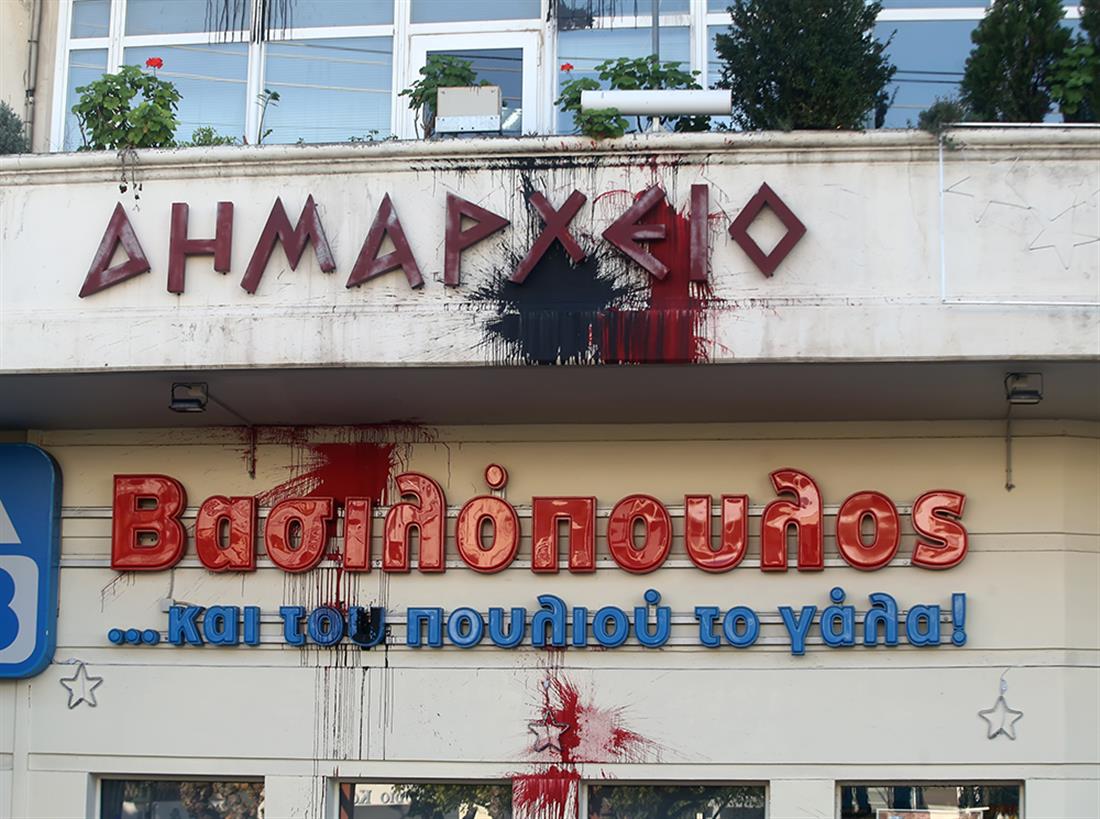 ΒΑΝΔΑΛΙΣΜΟΙ - ΔΗΜΑΡΧΕΙΟ ΒΥΡΩΝΑ