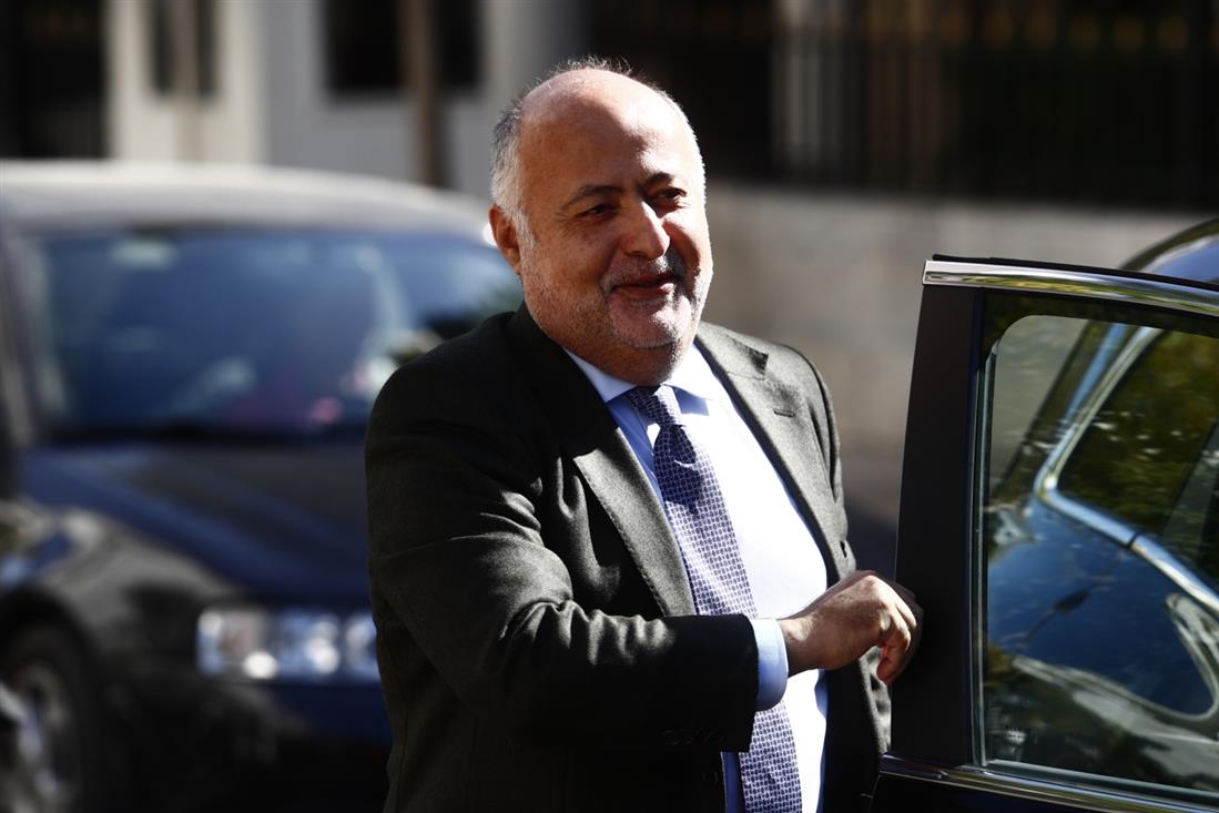 Δημήτρης Τσιόδρας Δημήτρης Τσιόδρας