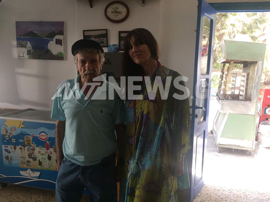 Μόνικα Μπελούτσι - Πάρος Μόνικα Μπελούτσι - Πάρος