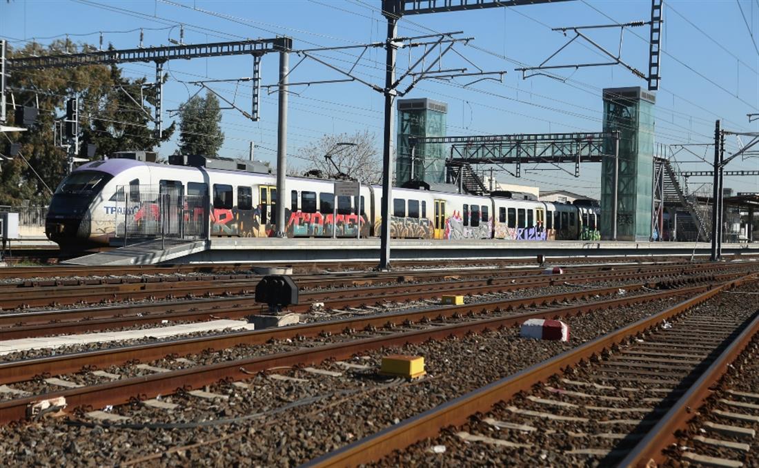 Προαστιακός - αμαξοστάσιο - ράγες - γραμμές τρένου - συρμός - τρενο - ΤΡΑΙΝΟΣΕ - Ρέντης Προαστιακός - αμαξοστάσιο - ράγες - γραμμές τρένου - συρμός - τρενο - ΤΡΑΙΝΟΣΕ - Ρέντης