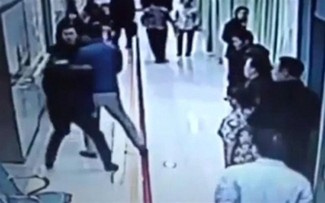 Κίνα - νεκροθάφτες - τσακωμός - εντατική - ασθενής