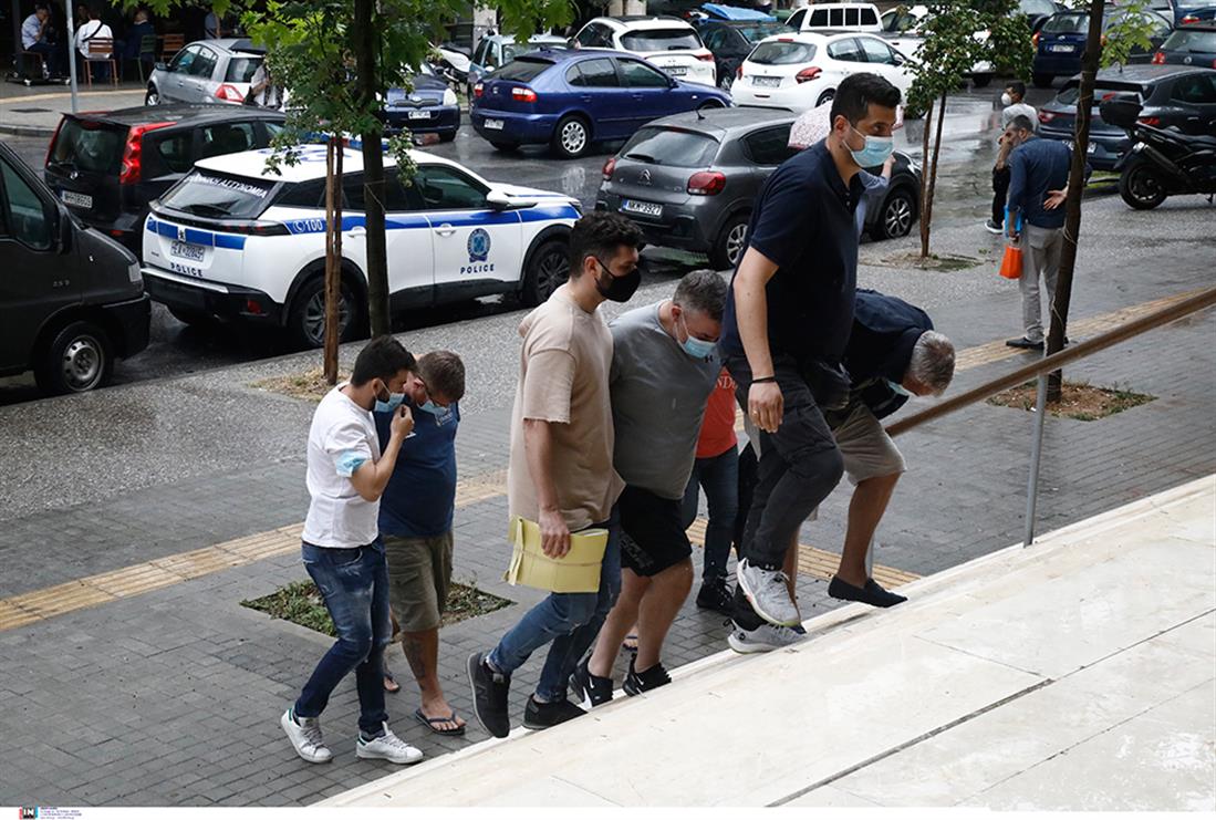 Κοκκαϊνη - 300 κιλά - εισαγγελέας - Βρετανοί  - συλληφθέντες