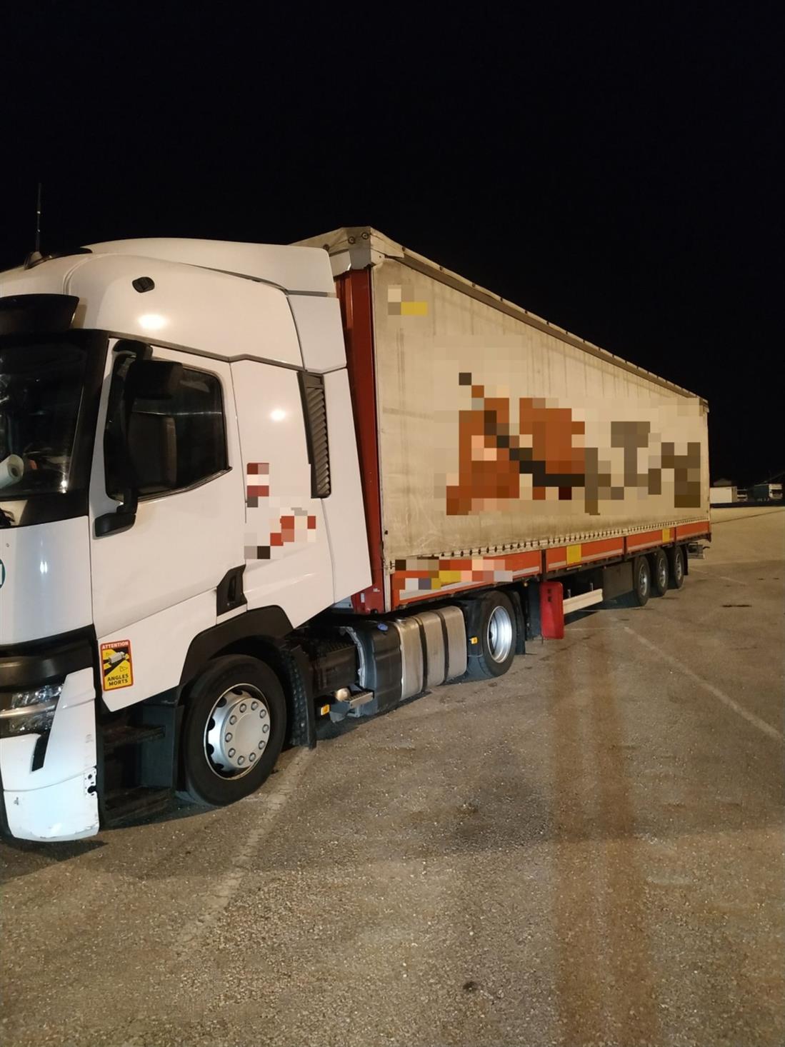 Ηγουμενίτσα - τσιγάρα - φορτηγό