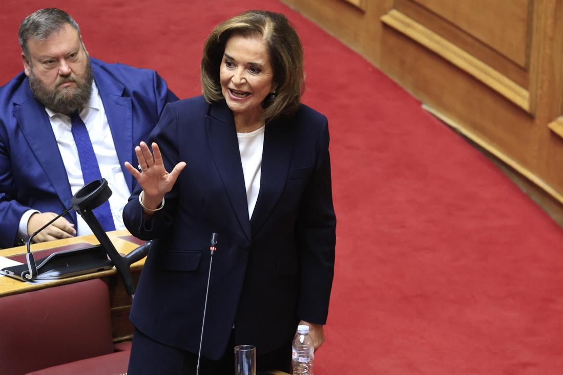 Ντόρα Μπακογιάννη - Βουλή - Πρόταση δυσπιστίας Ντόρα Μπακογιάννη - Βουλή - Πρόταση δυσπιστίας
