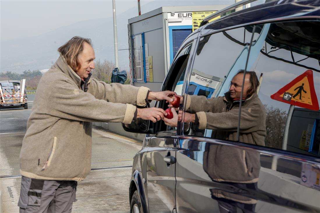 Λάρισα αγρότες μήλα
