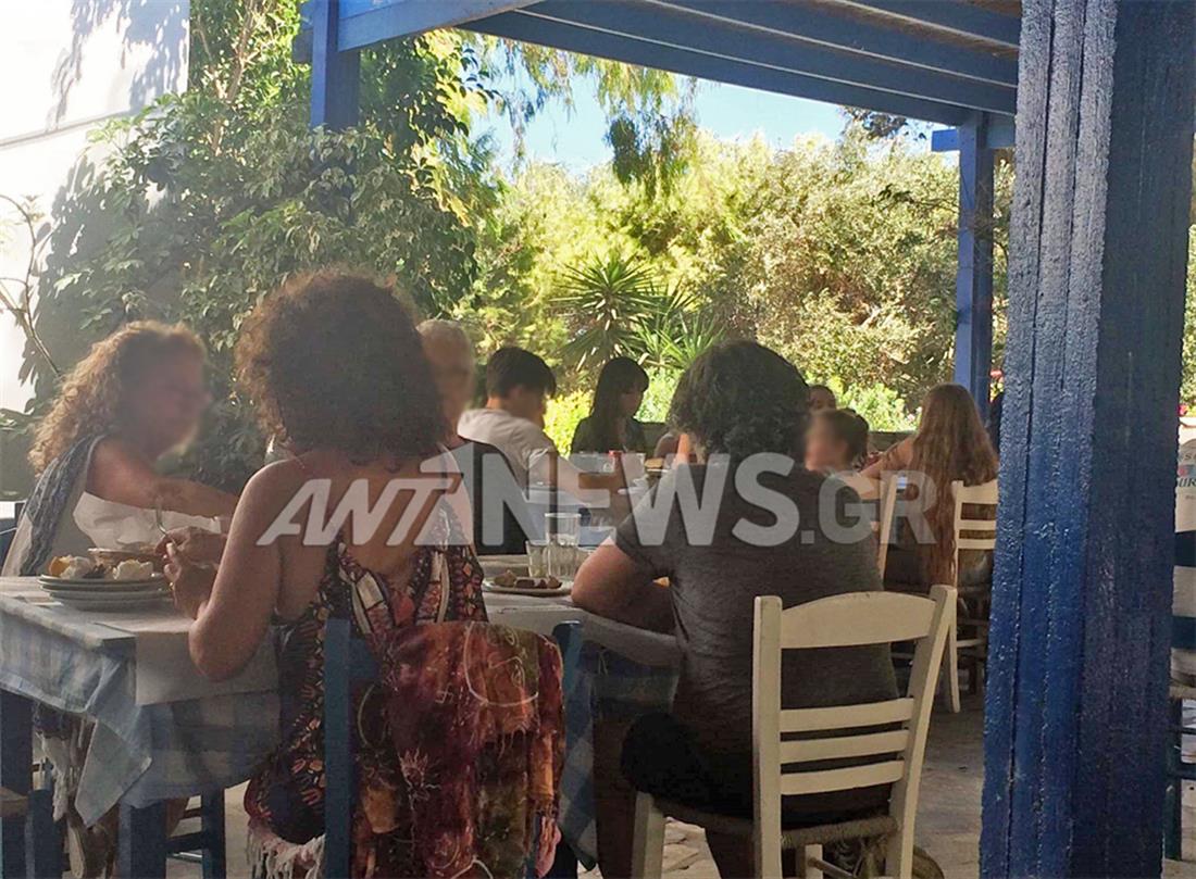 Μόνικα Μπελούτσι - Πάρος Μόνικα Μπελούτσι - Πάρος