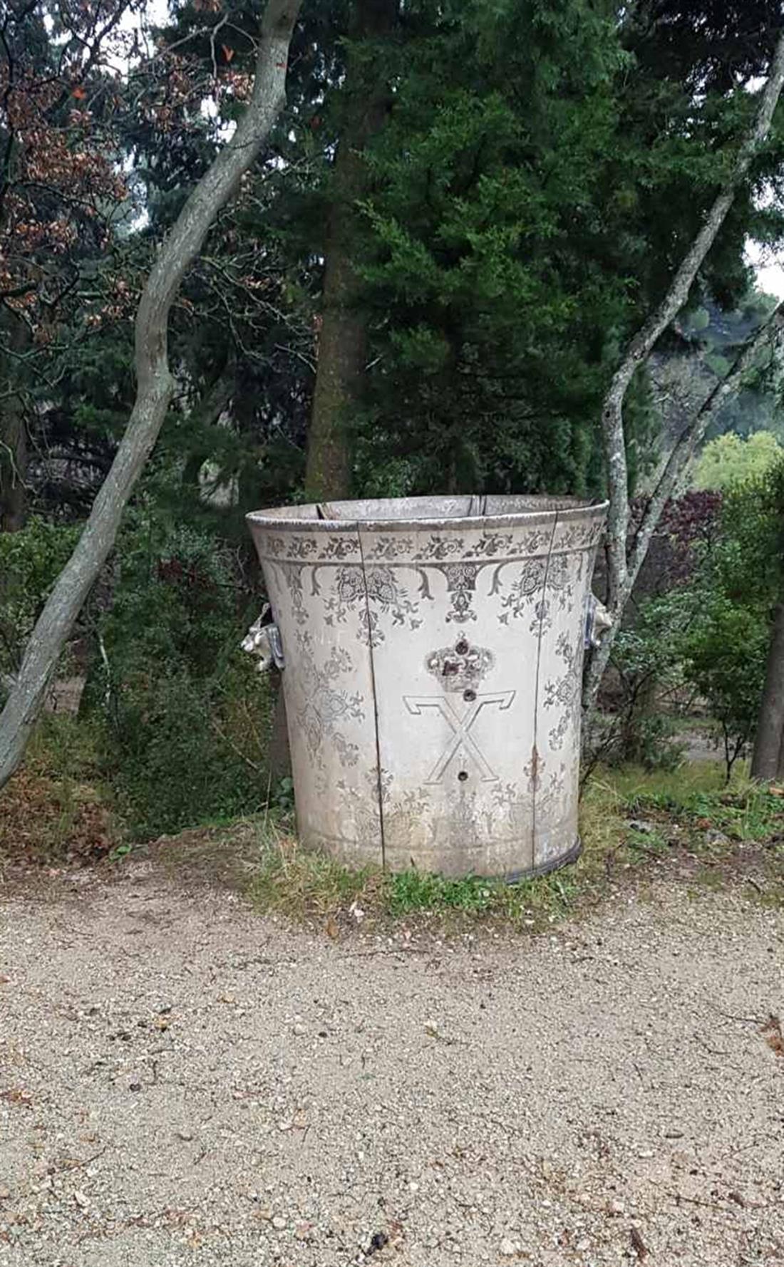 ΧΑΜΕΝΟ ΚΑΣΠΩ - ΠΡΟΕΔΡΙΚΟ ΜΕΓΑΡΟ ΧΑΜΕΝΟ ΚΑΣΠΩ - ΠΡΟΕΔΡΙΚΟ ΜΕΓΑΡΟ