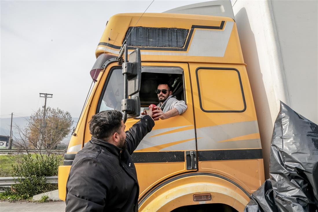 Λάρισα αγρότες μήλα