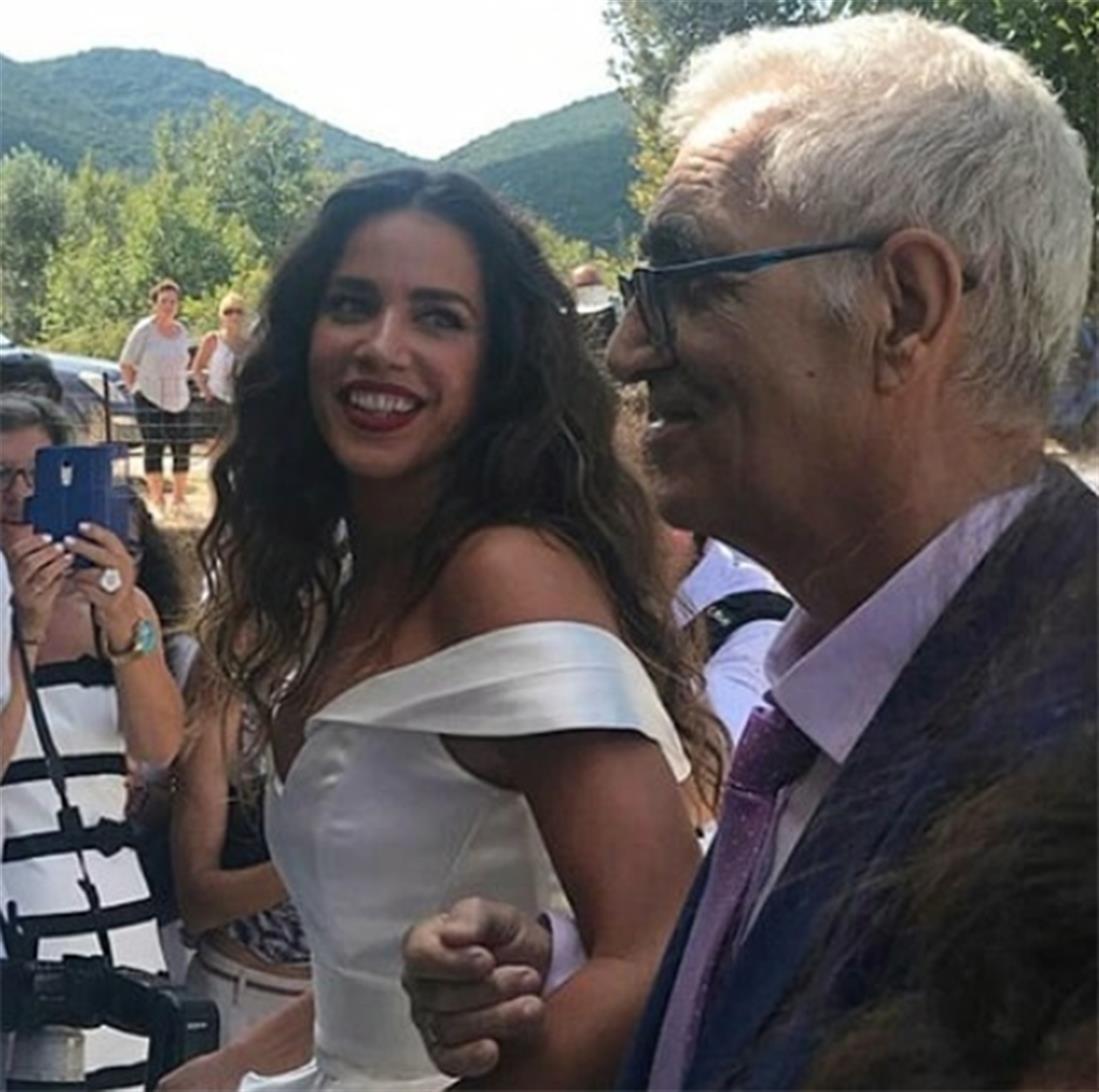 Κατερίνα Στικούδη - γάμος - χορός Κατερίνα Στικούδη - γάμος - χορός