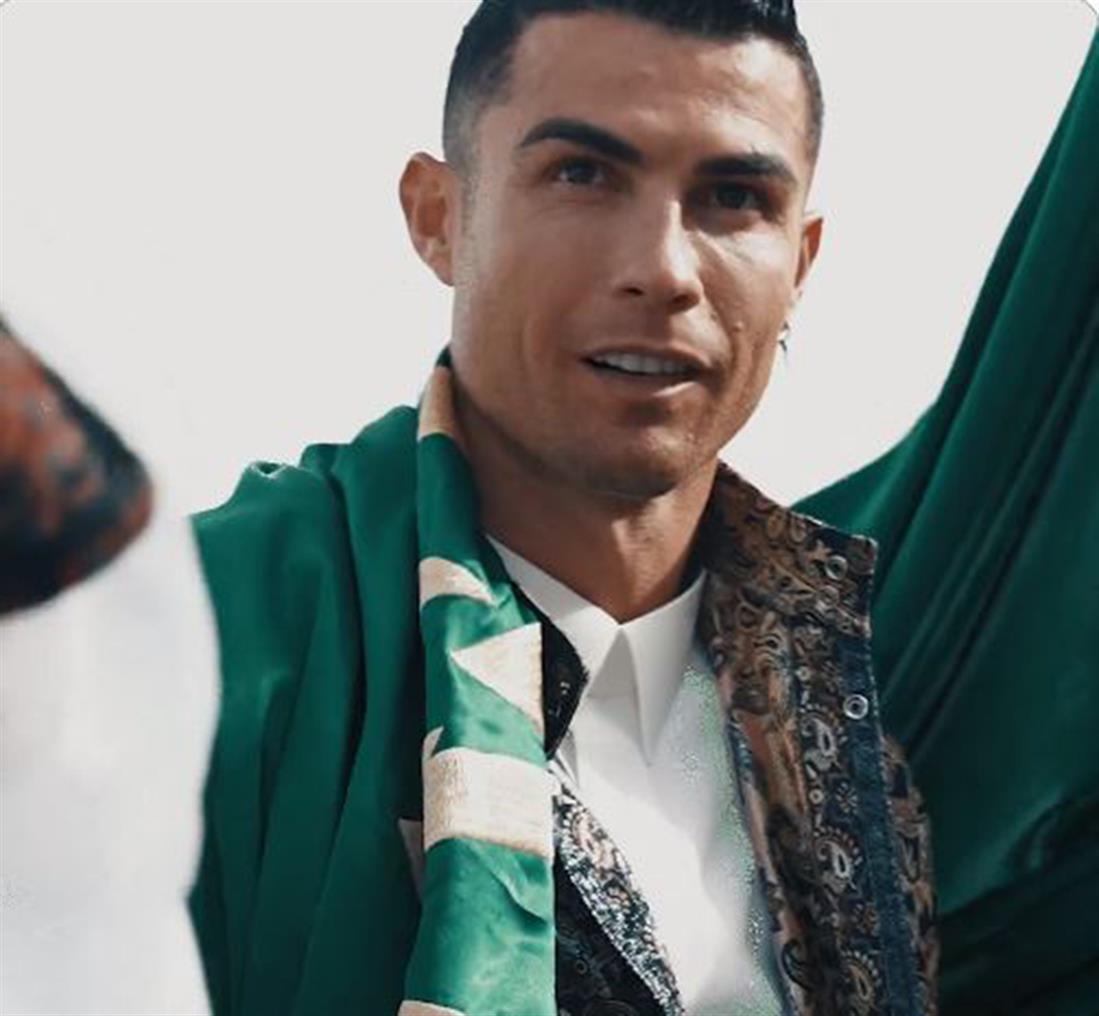 Ρονάλντο - παραδοσιακή ενδυμασία Σαουδικής Αραβίας