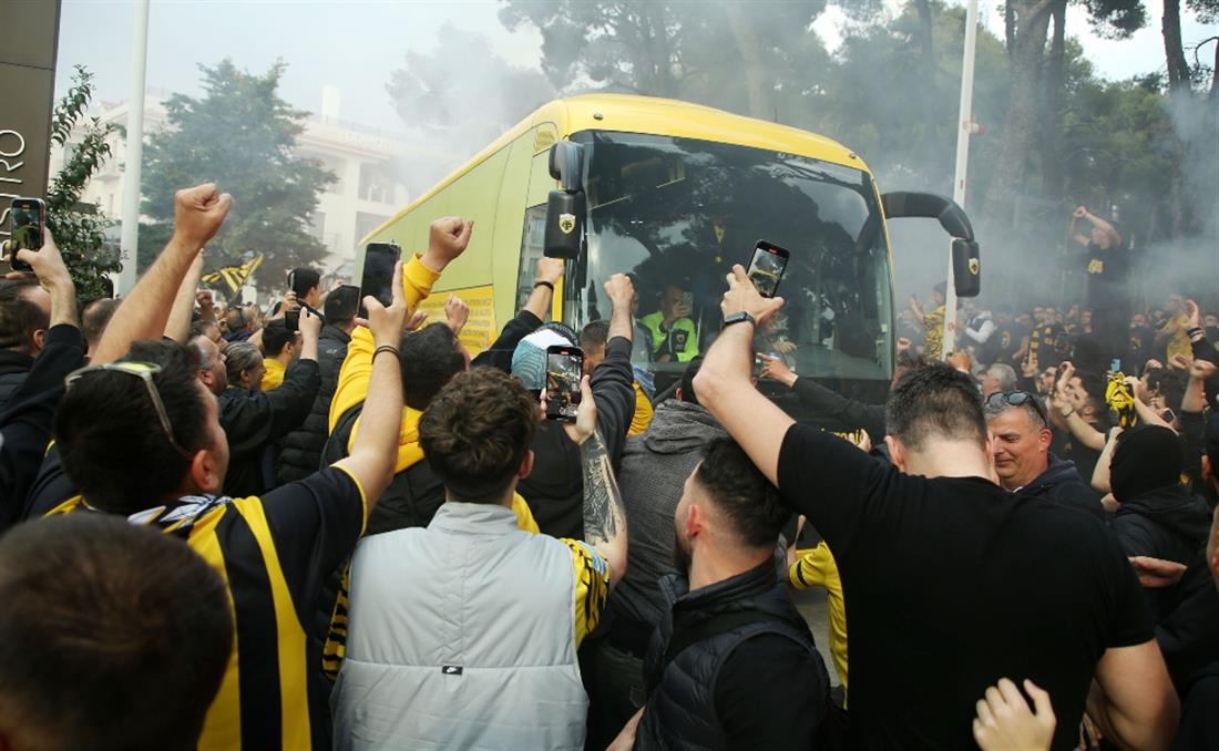 ΑΕΚ - αποστολή - οπαδοί